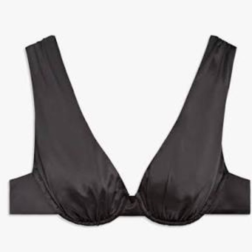 NWT Underwire V Neck Top